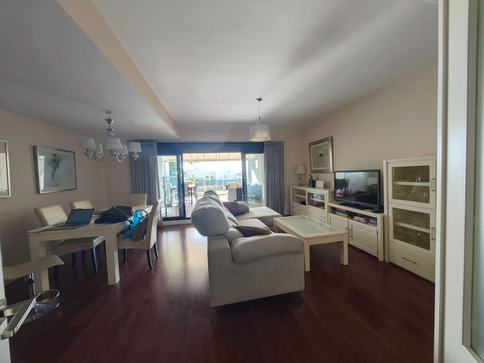 5 bedroom Terraced Villa for rent in La Alcaidesa with pool garage - € 2,200 (Ref: 10111782)
