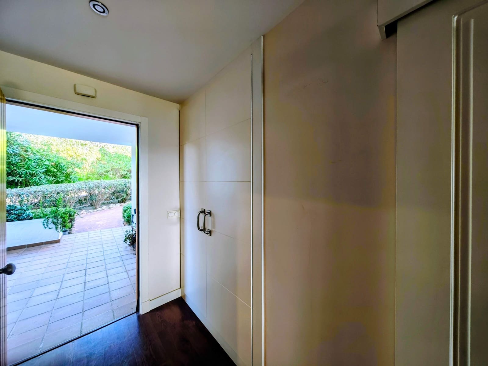 5 bedroom Terraced Villa for rent in La Alcaidesa with pool garage - € 2,200 (Ref: 10111782)