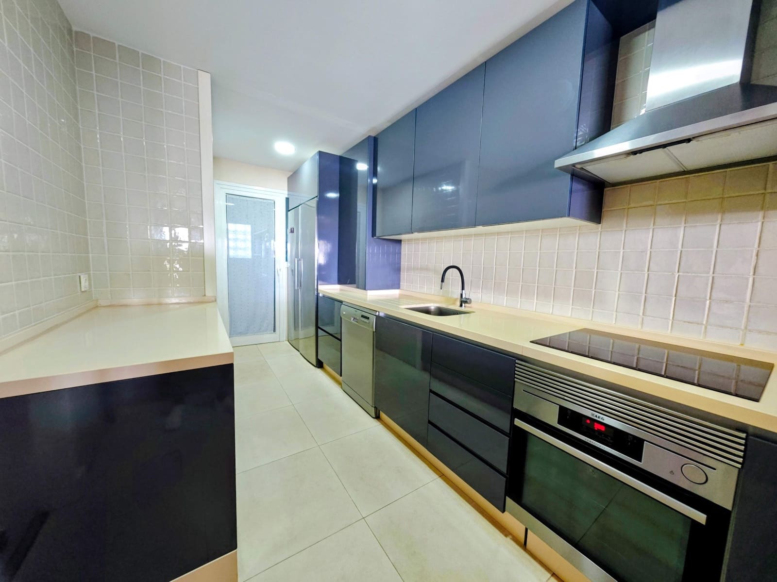 5 bedroom Terraced Villa for rent in La Alcaidesa with pool garage - € 2,200 (Ref: 10111782)