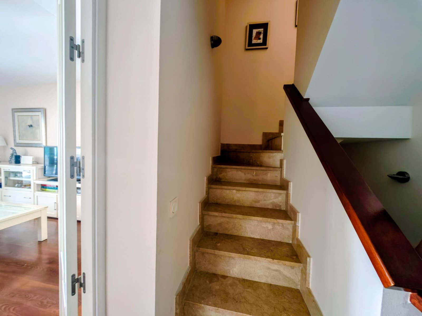 5 bedroom Terraced Villa for rent in La Alcaidesa with pool garage - € 2,200 (Ref: 10111782)