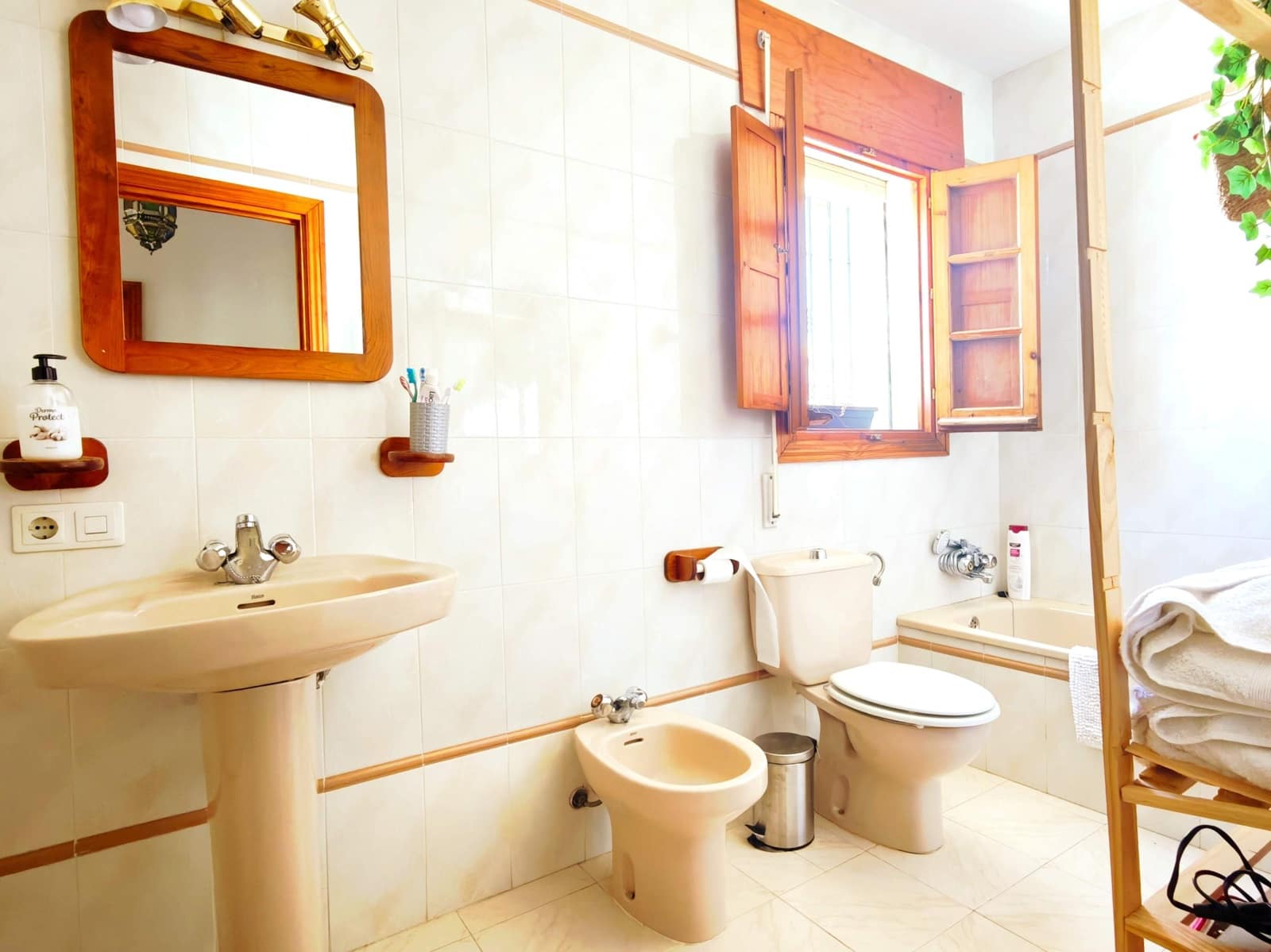 3 bedroom Villa for sale in Jimena de la Frontera with pool - € 269,000 (Ref: 10111783)