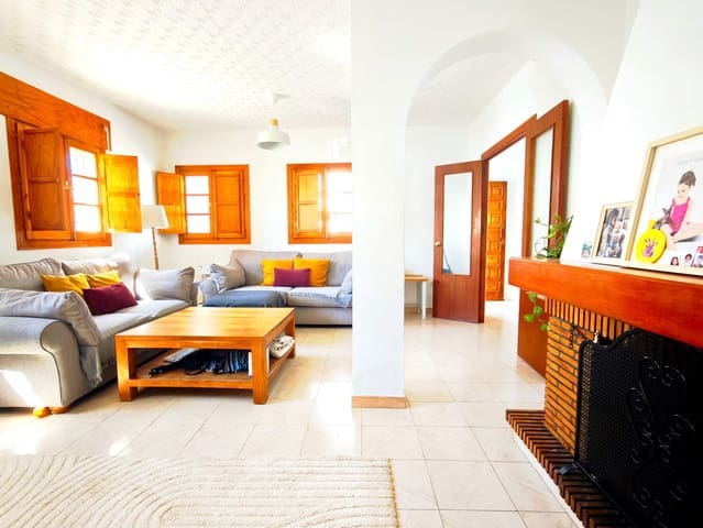 3 bedroom Villa for sale in Jimena de la Frontera with pool - € 269,000 (Ref: 10111783)
