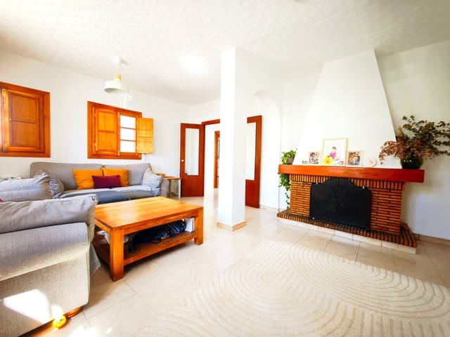 3 bedroom Villa for sale in Jimena de la Frontera with pool - € 269,000 (Ref: 10111783)