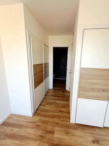 3 soveværelse Lejlighed til salg i Puerto de Estepona, Estepona med garage - € 725.000 (Ref: 10121128)