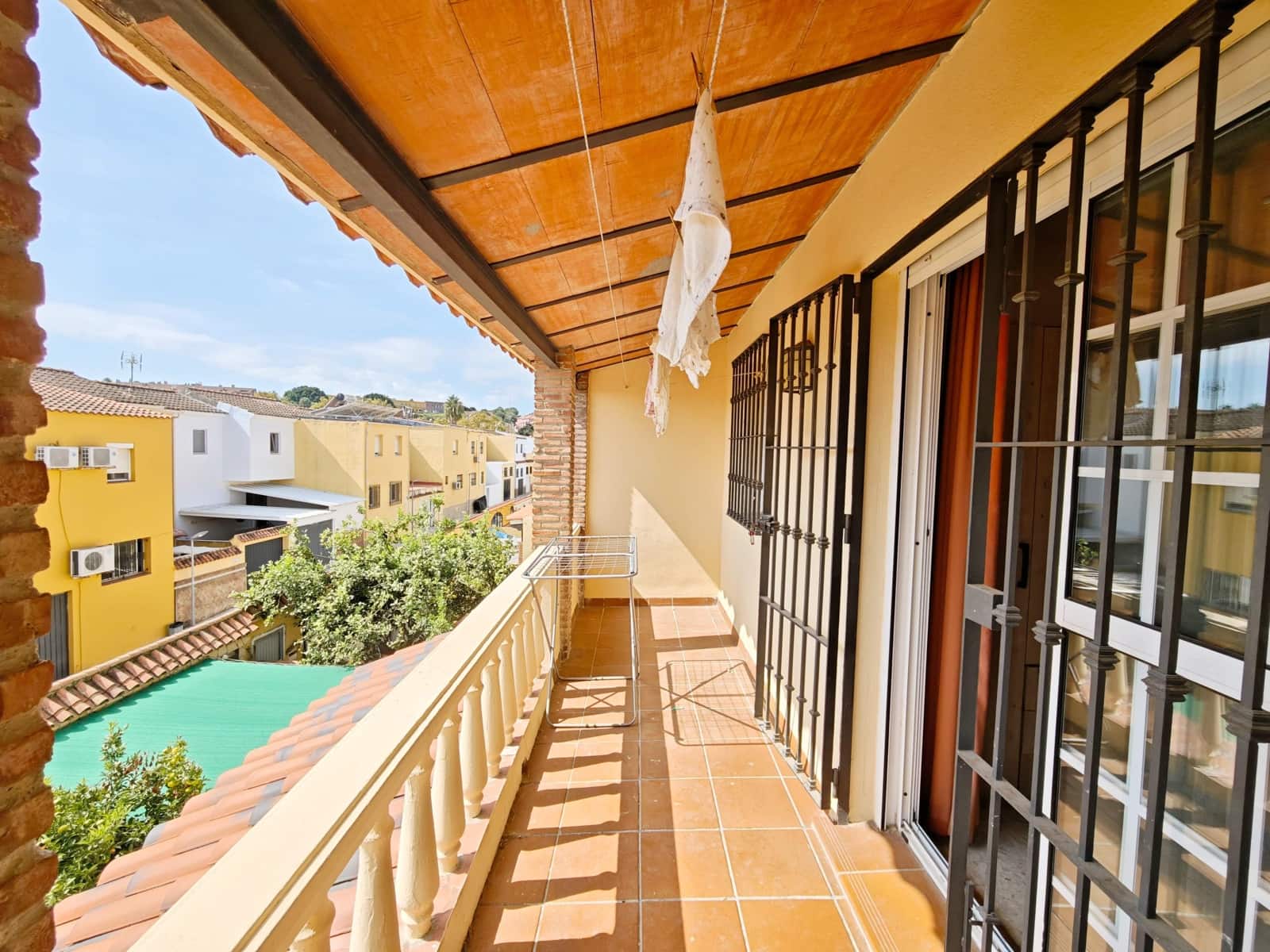 3 bedroom Terraced Villa for sale in Algeciras with garage - € 280,000 (Ref: 10131012)