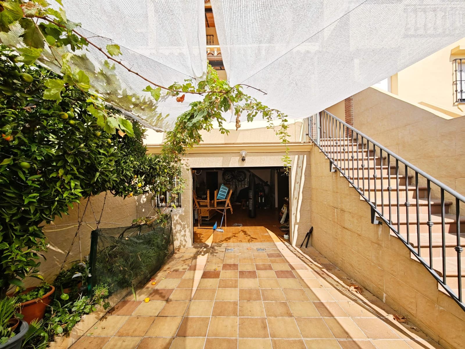 3 bedroom Terraced Villa for sale in Algeciras with garage - € 280,000 (Ref: 10131012)