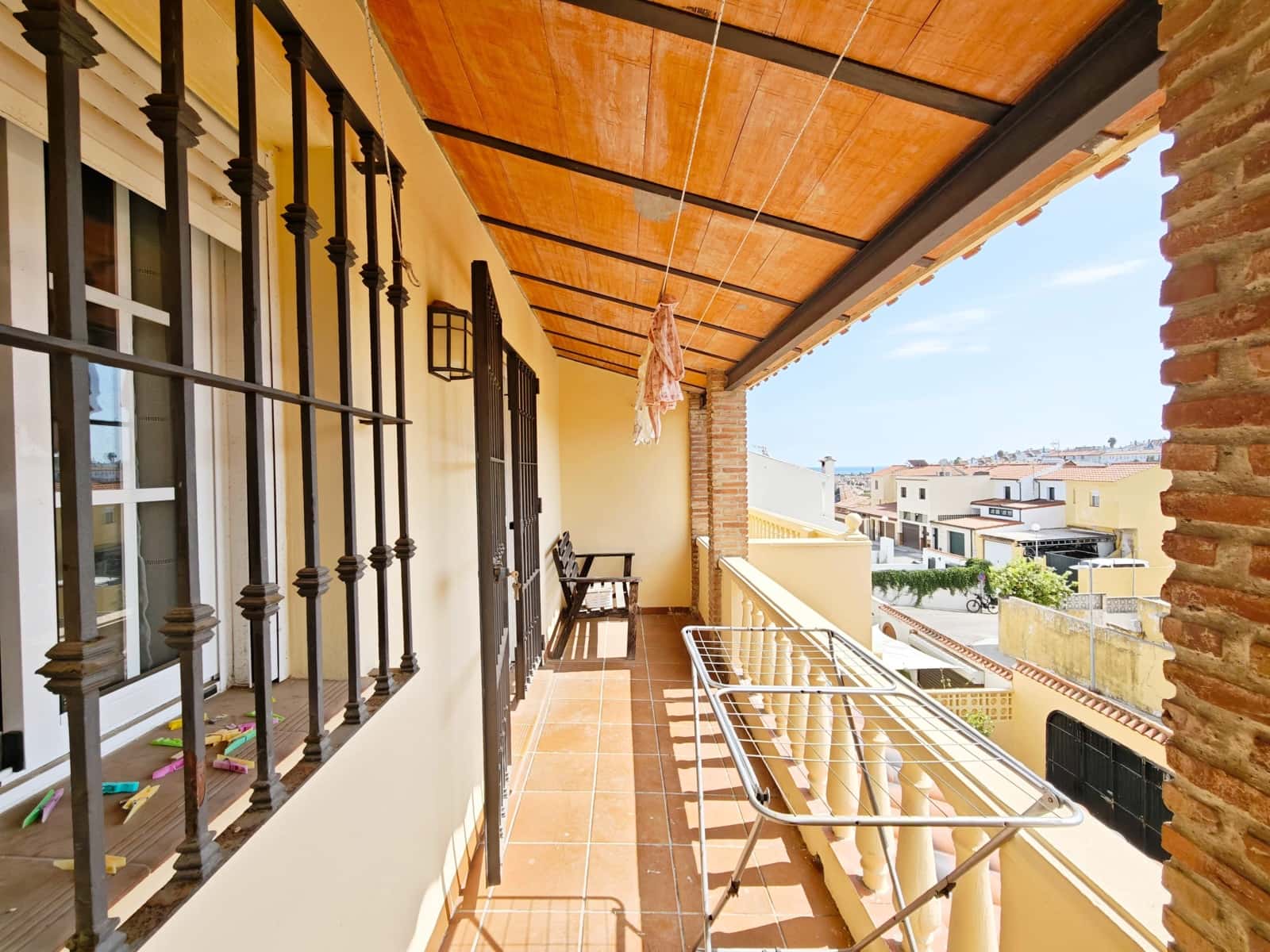3 bedroom Terraced Villa for sale in Algeciras with garage - € 280,000 (Ref: 10131012)
