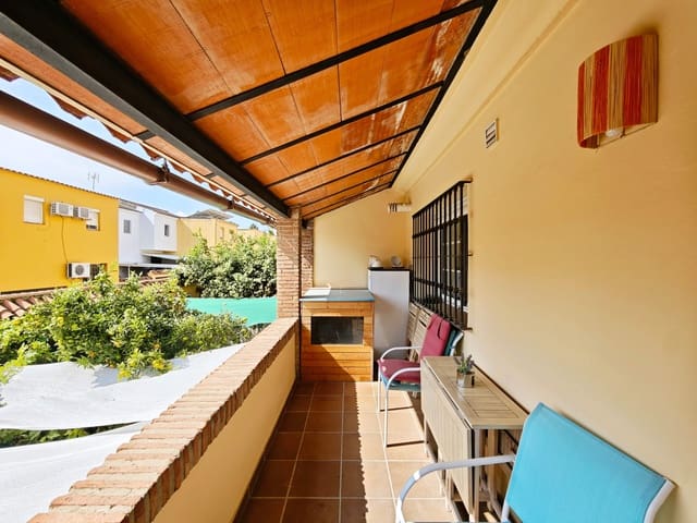 3 bedroom Terraced Villa for sale in Algeciras with garage - € 280,000 (Ref: 10131012)