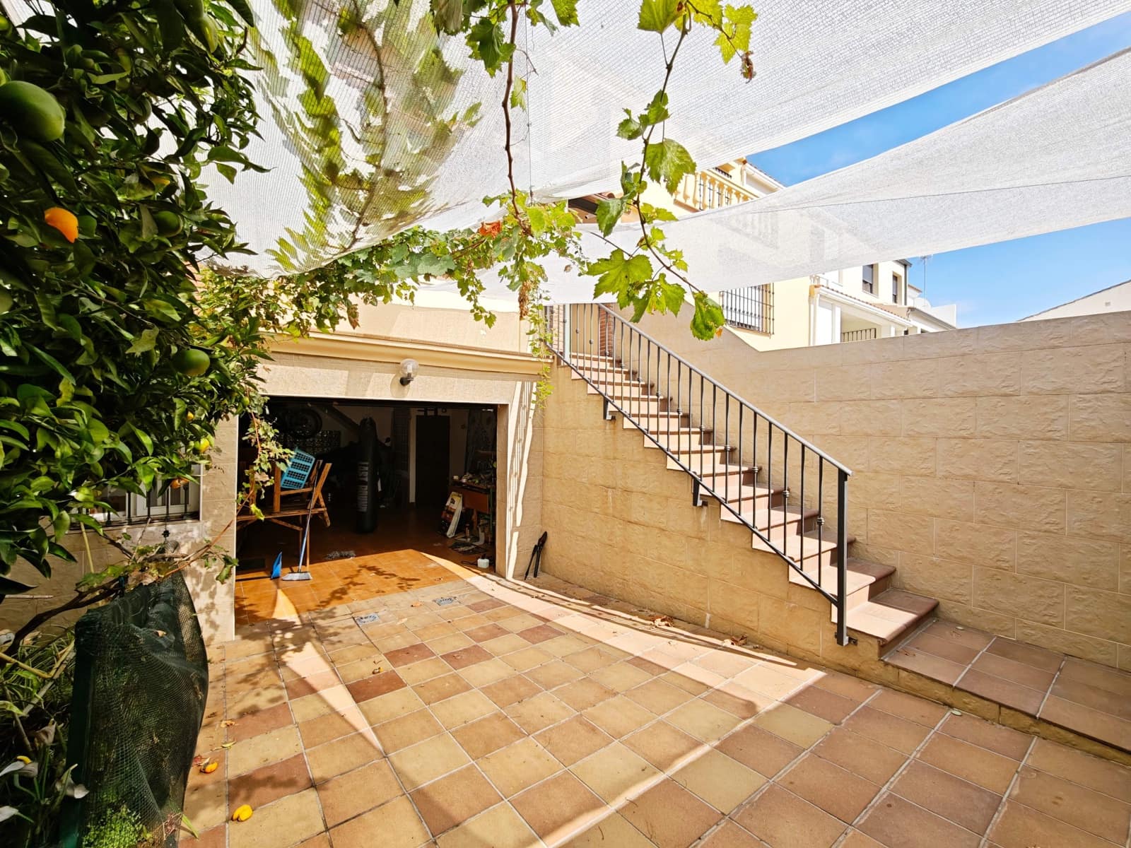 3 bedroom Terraced Villa for sale in Algeciras with garage - € 280,000 (Ref: 10131012)
