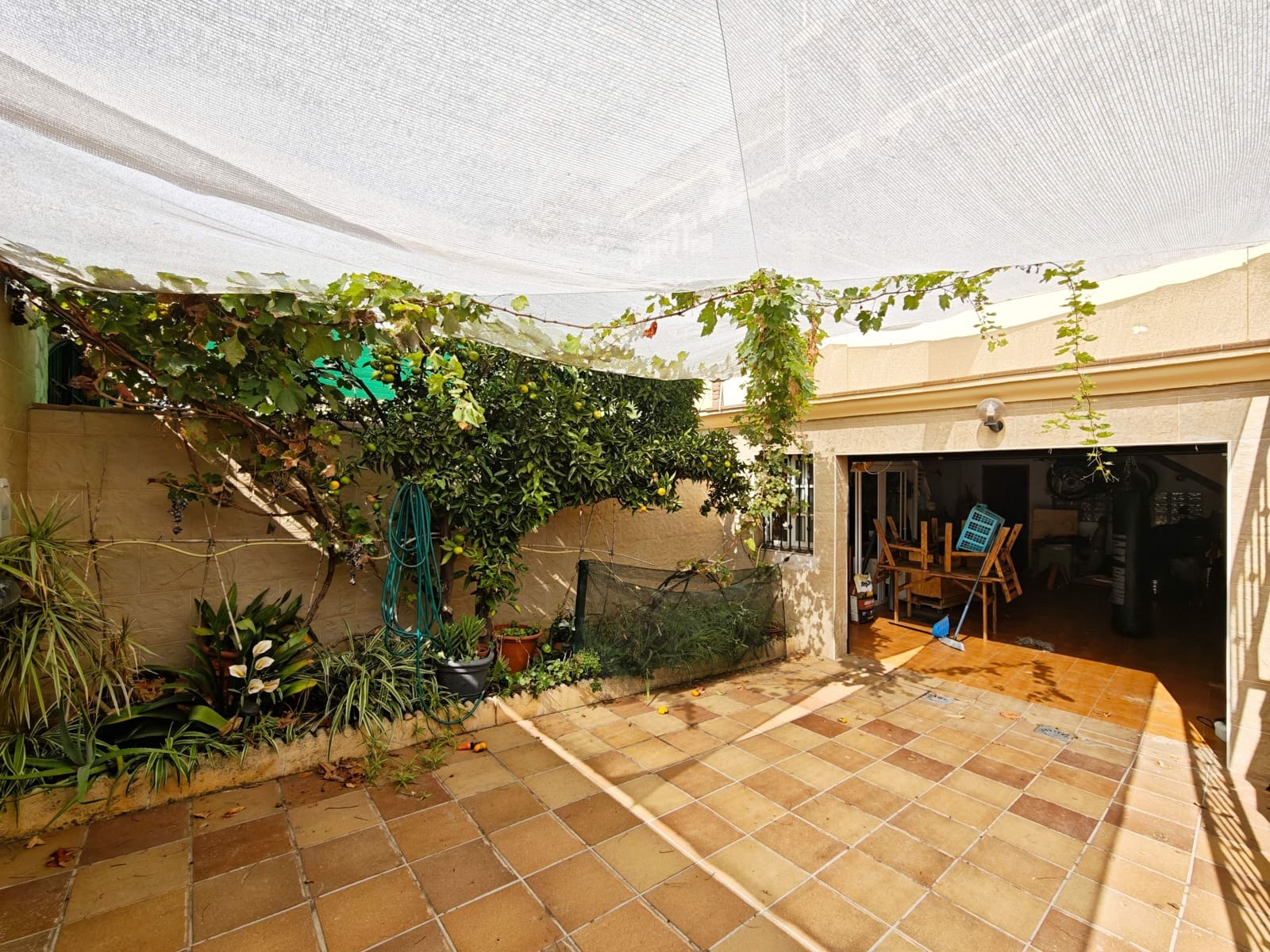 3 bedroom Terraced Villa for sale in Algeciras with garage - € 280,000 (Ref: 10131012)