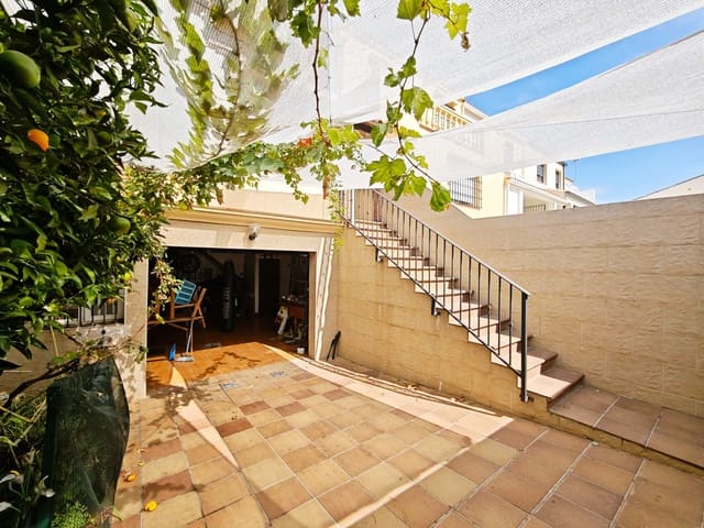 3 bedroom Terraced Villa for sale in Algeciras with garage - € 280,000 (Ref: 10131012)