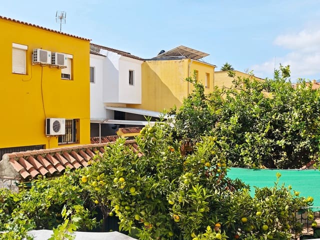3 bedroom Terraced Villa for sale in Algeciras with garage - € 280,000 (Ref: 10131012)