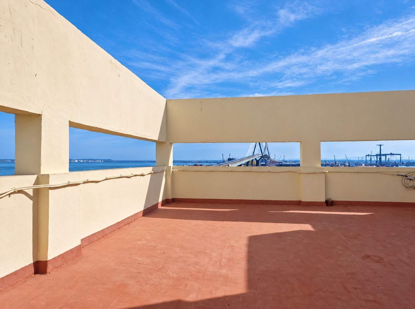 2 bedroom Penthouse for sale in Cadiz city - € 350,000 (Ref: 10131015)