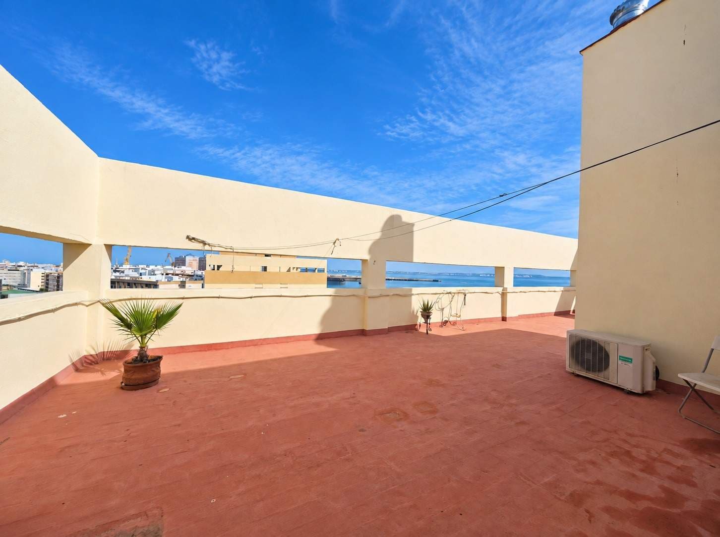 2 bedroom Penthouse for sale in Cadiz city - € 350,000 (Ref: 10131015)