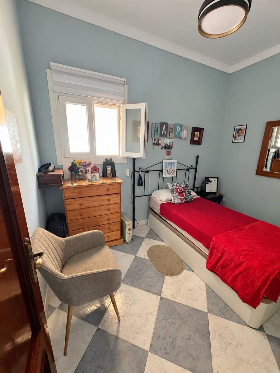 2 bedroom Penthouse for sale in Cadiz city - € 350,000 (Ref: 10131015)
