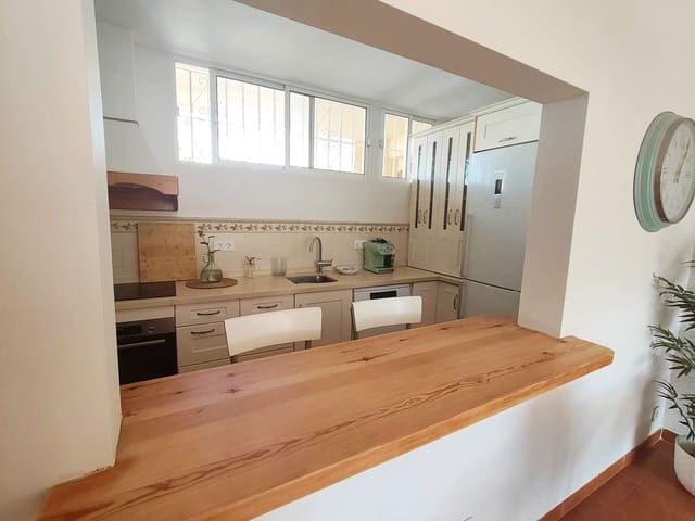 3 soveværelse Lejlighed til salg i San Roque med swimmingpool garage - € 220.000 (Ref: 10132342)