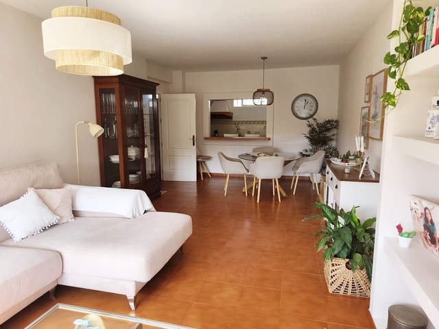 3 soveværelse Lejlighed til salg i San Roque med swimmingpool garage - € 220.000 (Ref: 10132342)