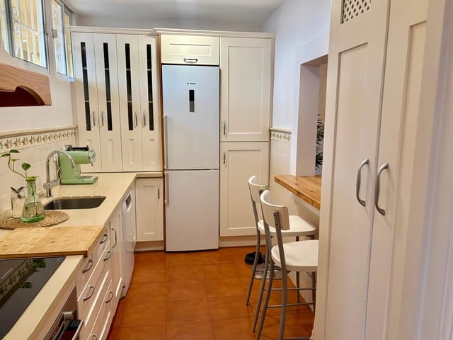 3 soveværelse Lejlighed til salg i San Roque med swimmingpool garage - € 220.000 (Ref: 10132342)