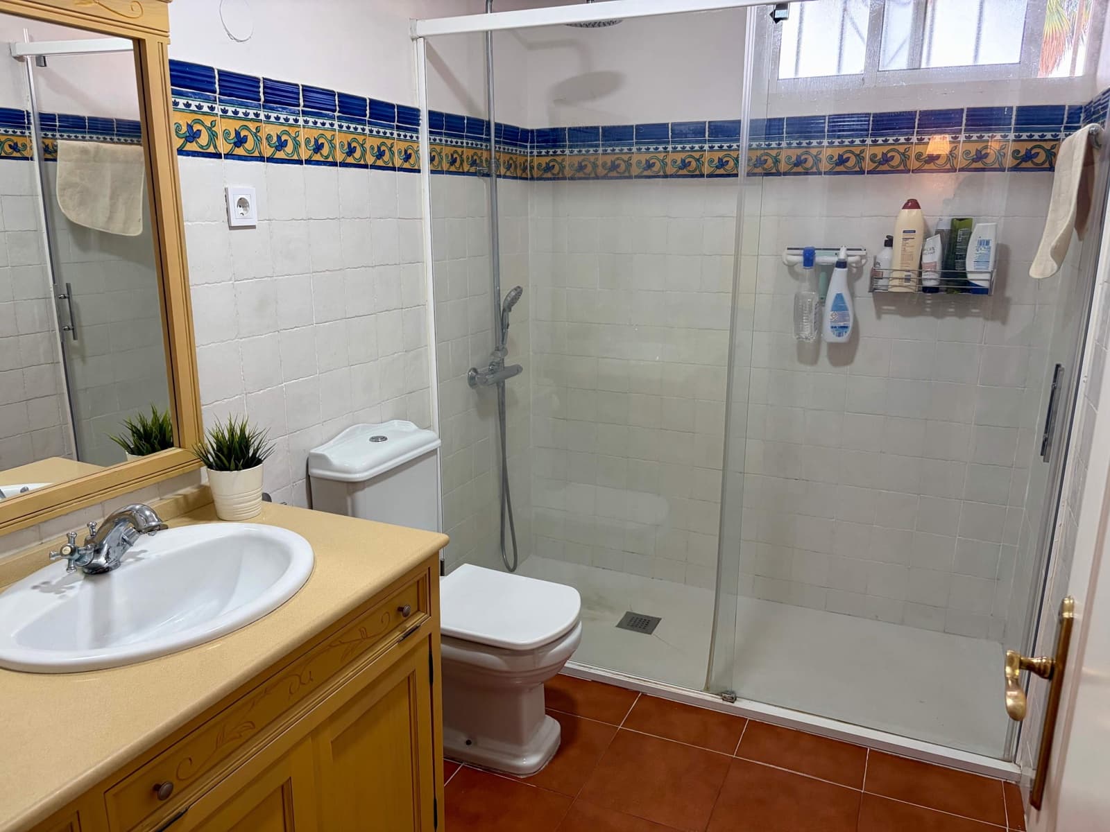 3 soveværelse Lejlighed til salg i San Roque med swimmingpool garage - € 220.000 (Ref: 10132342)