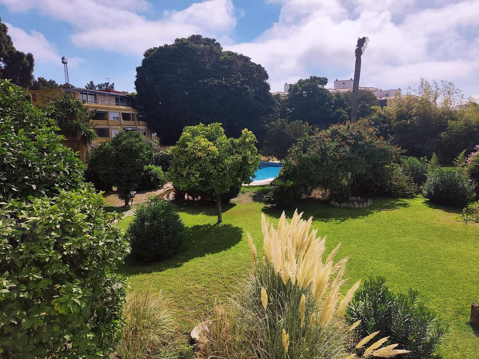 3 soveværelse Lejlighed til salg i San Roque med swimmingpool garage - € 220.000 (Ref: 10132342)