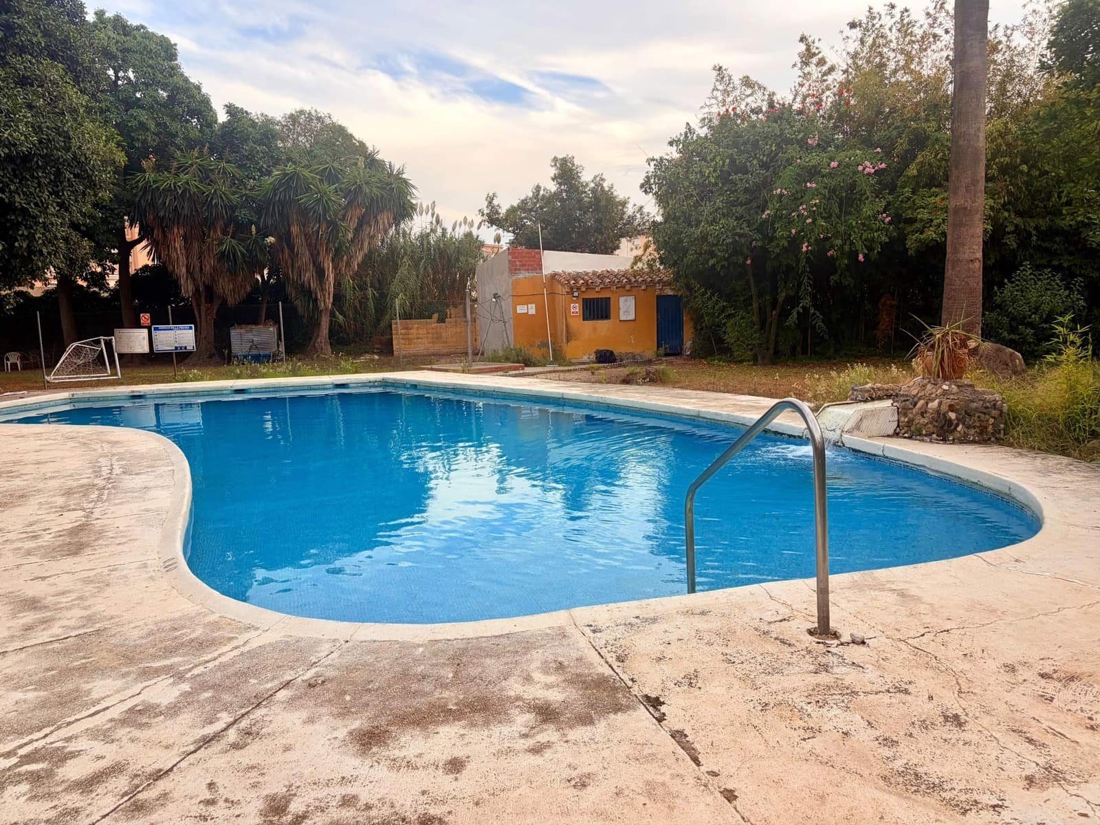 3 soveværelse Lejlighed til salg i San Roque med swimmingpool garage - € 220.000 (Ref: 10132342)