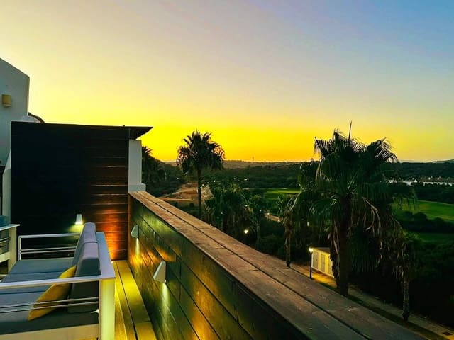 2 quarto Apartamento para venda em La Línea de la Concepción com piscina garagem - 500 000 € (Ref: 10135277)