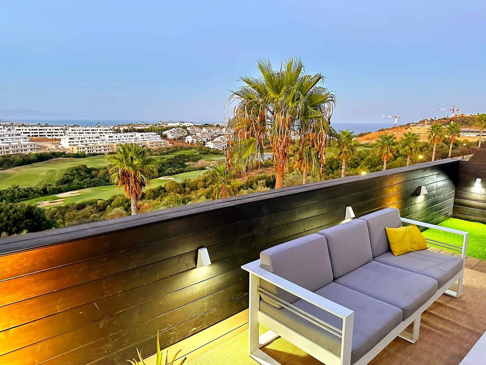 2 quarto Apartamento para venda em La Linea de la Concepcion com piscina garagem - 500 000 € (Ref: 10135277)