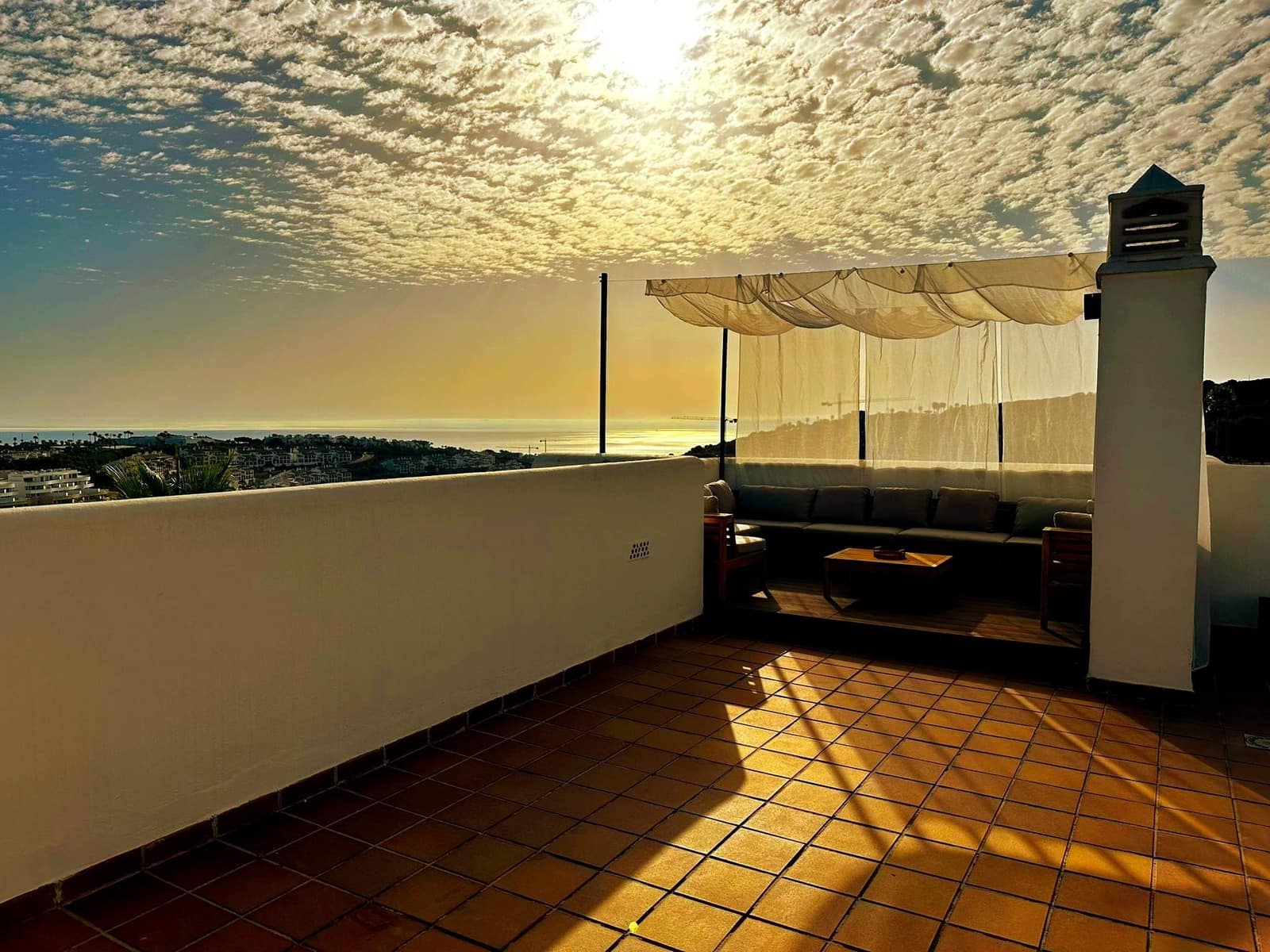 2 quarto Apartamento para venda em La Linea de la Concepcion com piscina garagem - 500 000 € (Ref: 10135277)