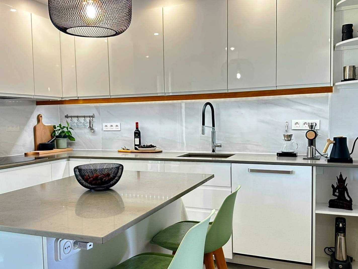 2 bedroom Apartment for sale in La Linea de la Concepcion with pool garage - € 500,000 (Ref: 10135277)