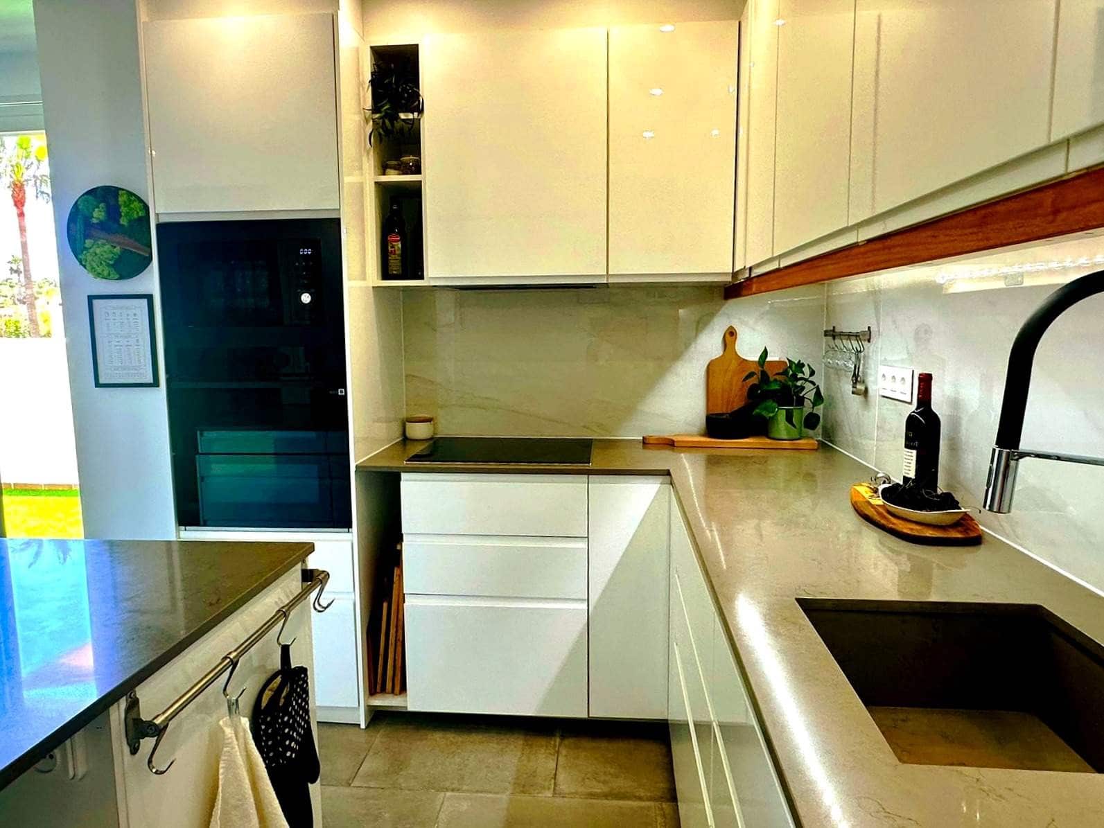 2 bedroom Apartment for sale in La Linea de la Concepcion with pool garage - € 500,000 (Ref: 10135277)