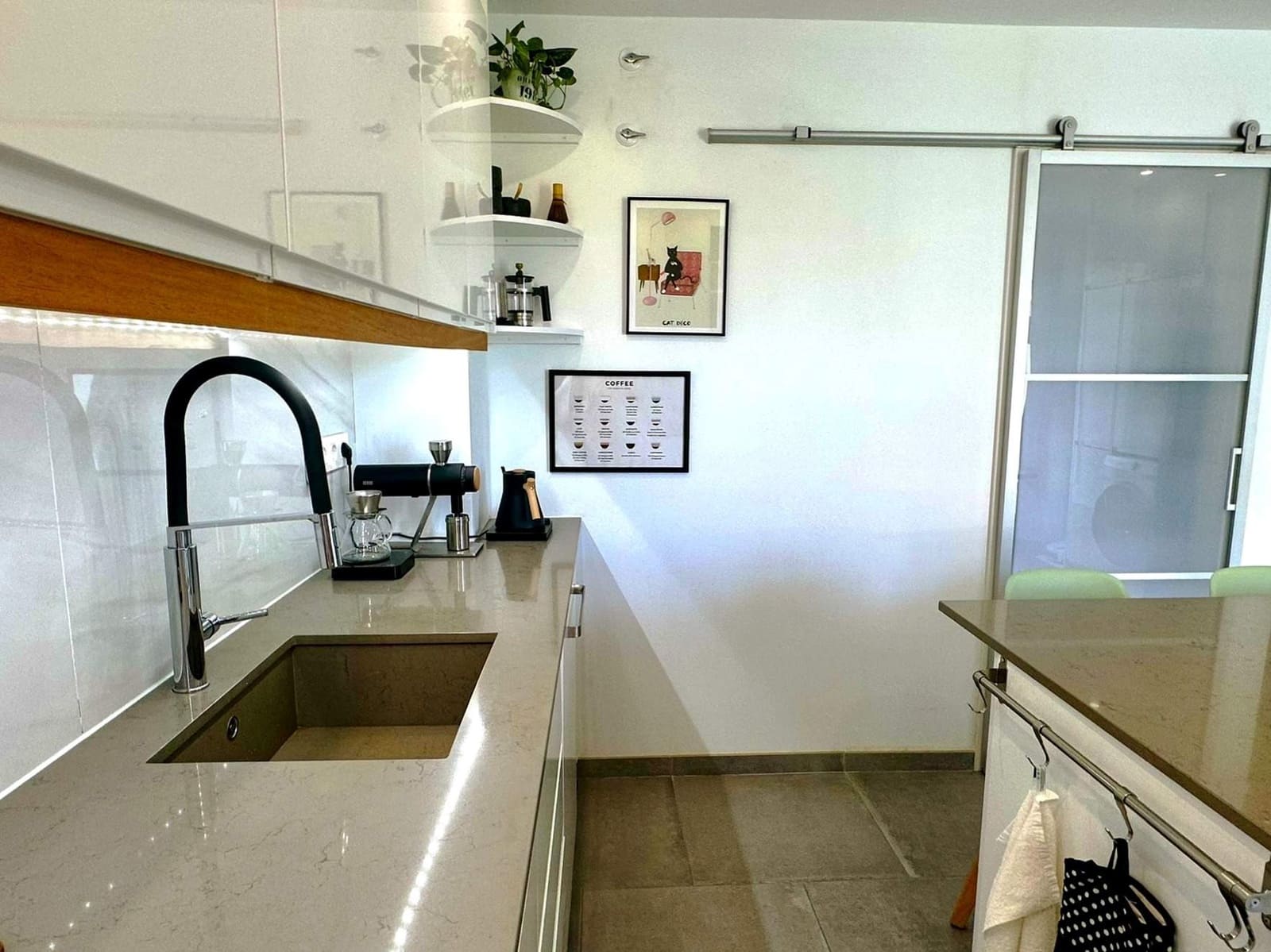 2 bedroom Apartment for sale in La Linea de la Concepcion with pool garage - € 500,000 (Ref: 10135277)