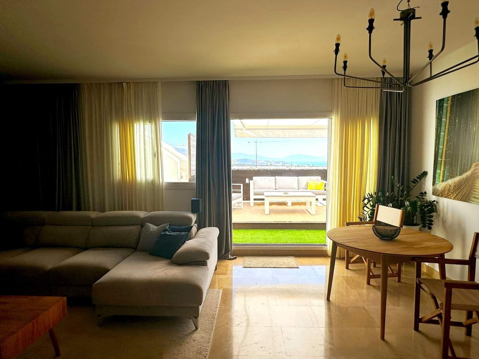2 bedroom Apartment for sale in La Linea de la Concepcion with pool garage - € 500,000 (Ref: 10135277)