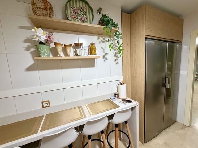 Adosado de 4 habitaciones en La Línea de la Concepción en venta con garaje - 287.000 € (Ref: 10145417)