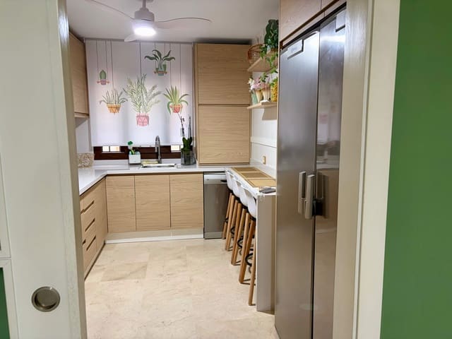 Adosado de 4 habitaciones en La Línea de la Concepción en venta con garaje - 287.000 € (Ref: 10145417)