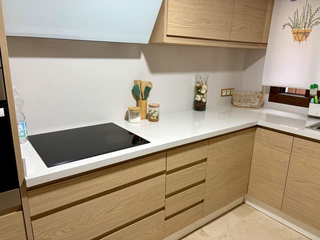 Adosado de 4 habitaciones en La Línea de la Concepción en venta con garaje - 287.000 € (Ref: 10145417)
