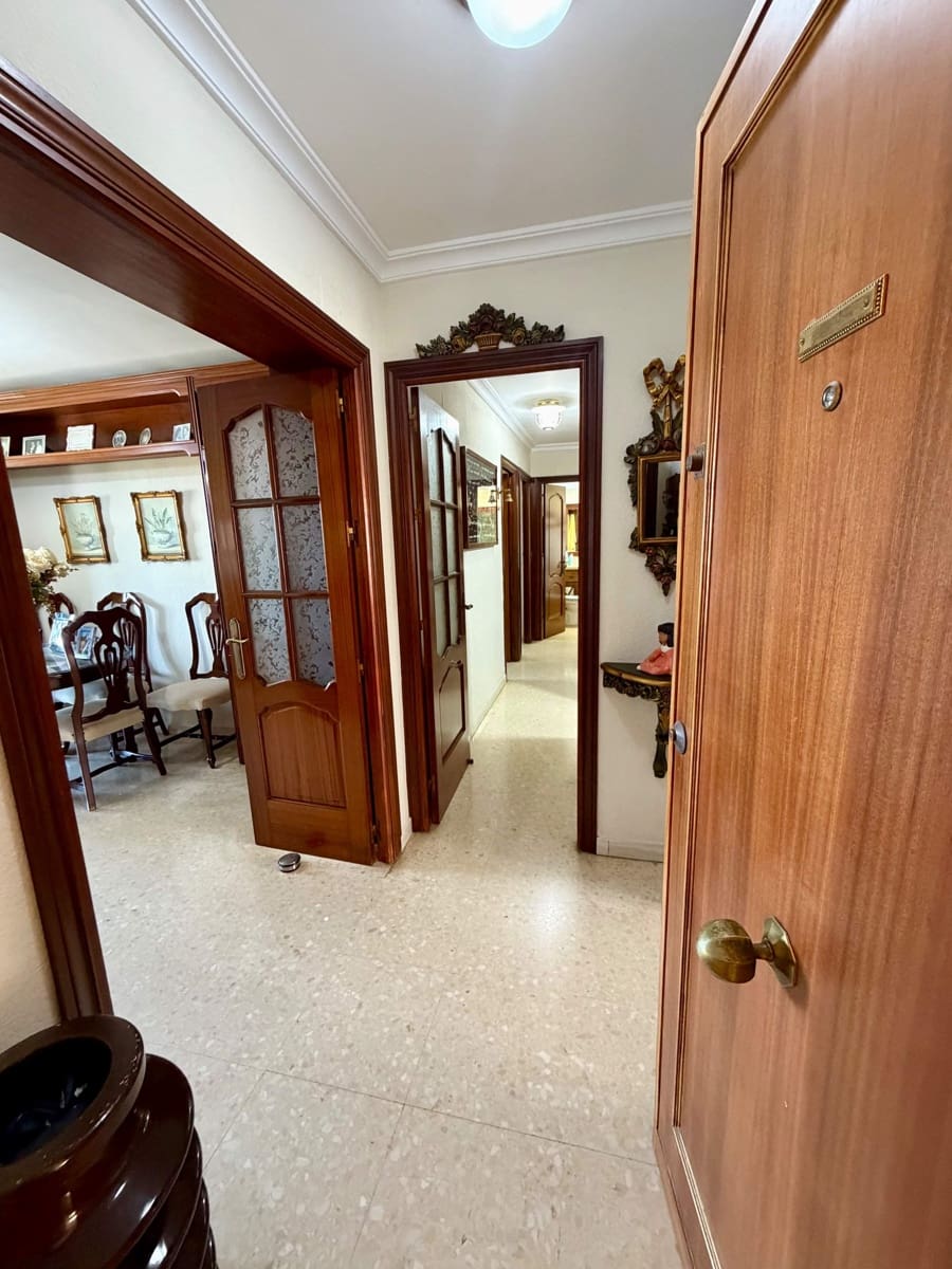 3 chambre Appartement à vendre à La Linea de la Concepcion avec garage - 300 000 € (Ref: 10145418)