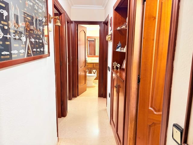 3 chambre Appartement à vendre à La Línea de la Concepción avec garage - 300 000 € (Ref: 10145418)