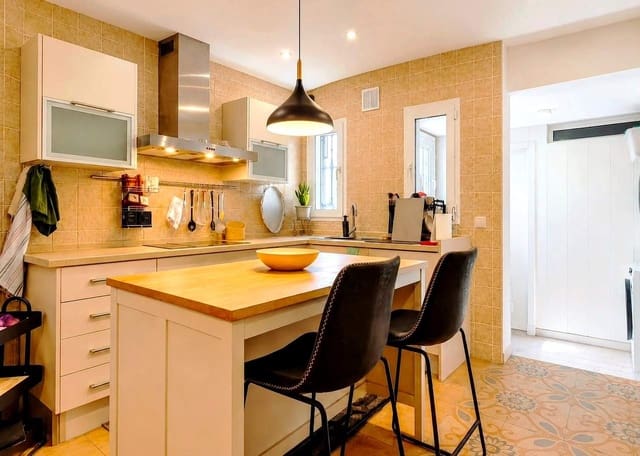 5 chambre Maison de Ville à vendre à Guadiaro, San Roque avec piscine garage - 465 000 € (Ref: 10148190)