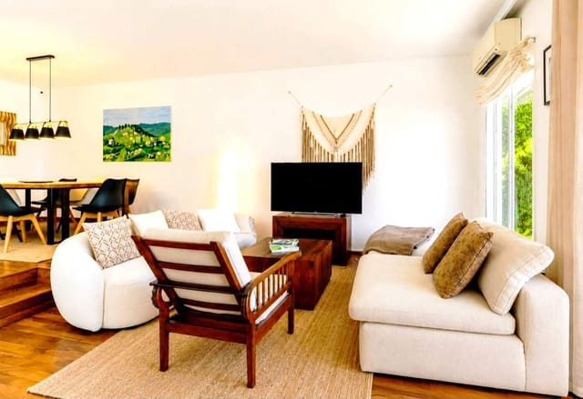 5 chambre Maison de Ville à vendre à Guadiaro, San Roque avec piscine garage - 465 000 € (Ref: 10148190)
