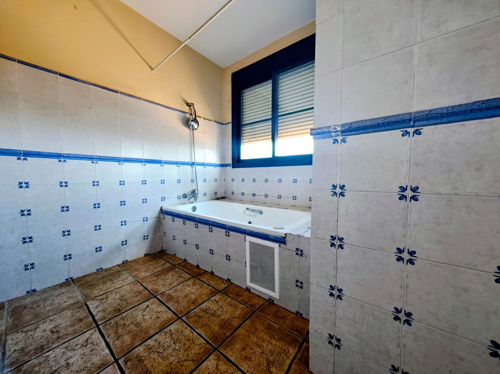 3 sovrum Takvåning till salu i La Linea de la Concepcion med pool garage - 625 000 € (Ref: 10150177)