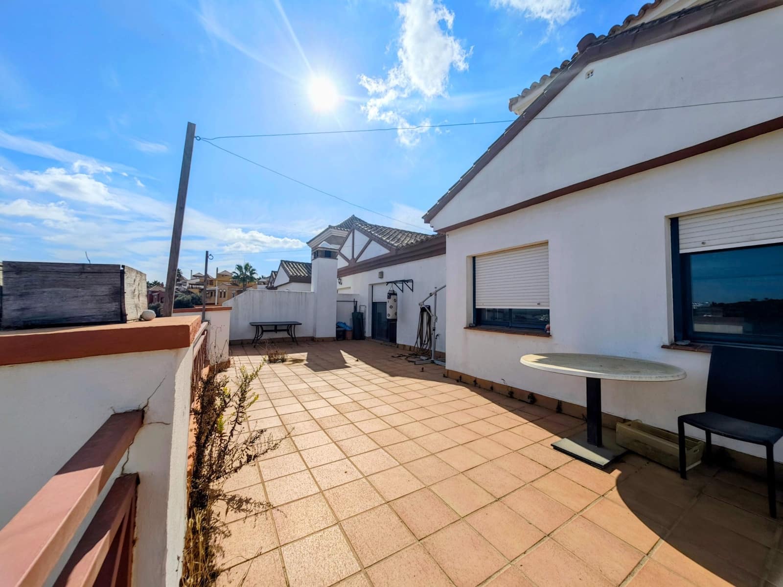 3 sovrum Takvåning till salu i La Linea de la Concepcion med pool garage - 625 000 € (Ref: 10150177)