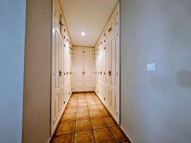3 sovrum Takvåning till salu i La Línea de la Concepción med pool garage - 625 000 € (Ref: 10150177)