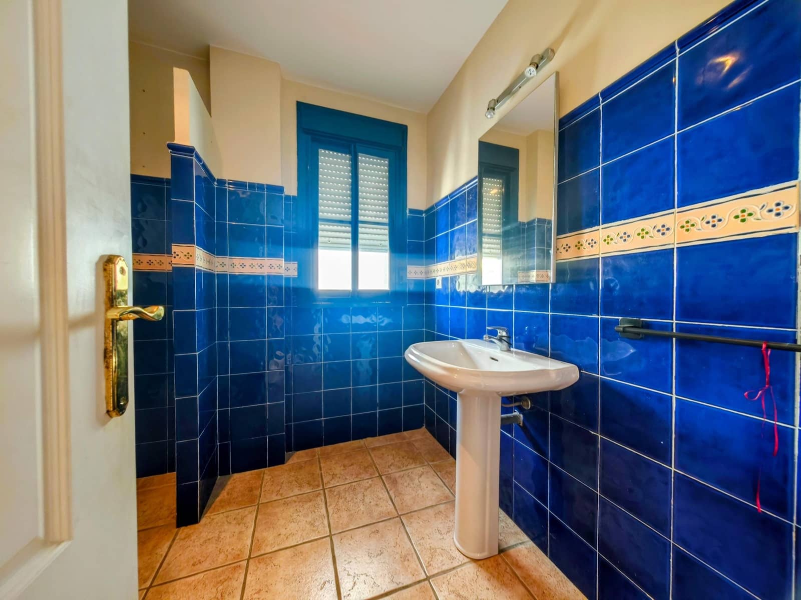 3 sovrum Takvåning till salu i La Linea de la Concepcion med pool garage - 625 000 € (Ref: 10150177)