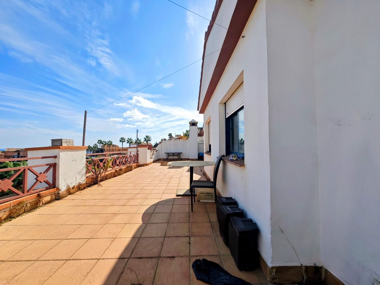 3 sovrum Takvåning till salu i La Linea de la Concepcion med pool garage - 625 000 € (Ref: 10150177)