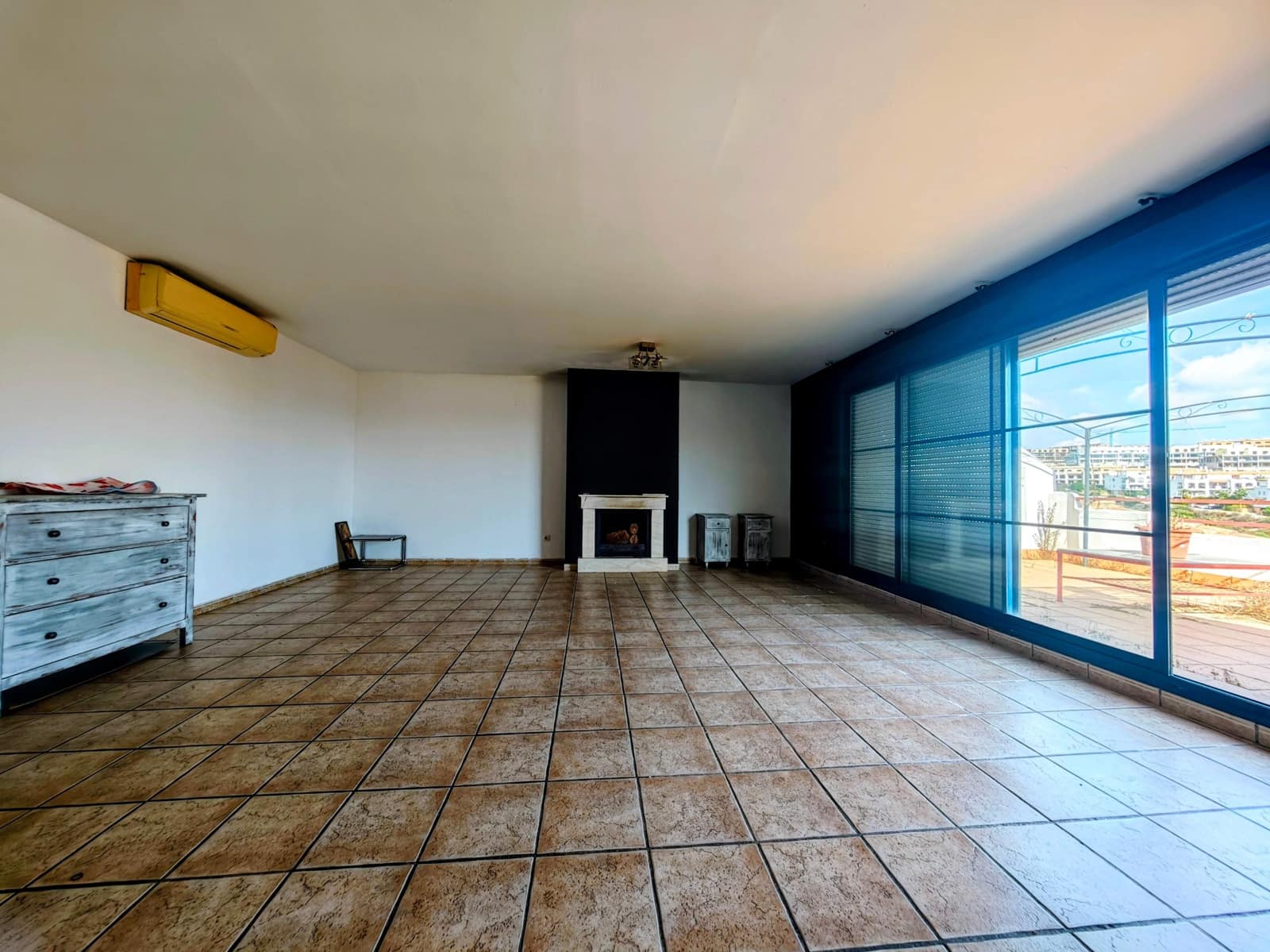 3 sovrum Takvåning till salu i La Linea de la Concepcion med pool garage - 625 000 € (Ref: 10150177)