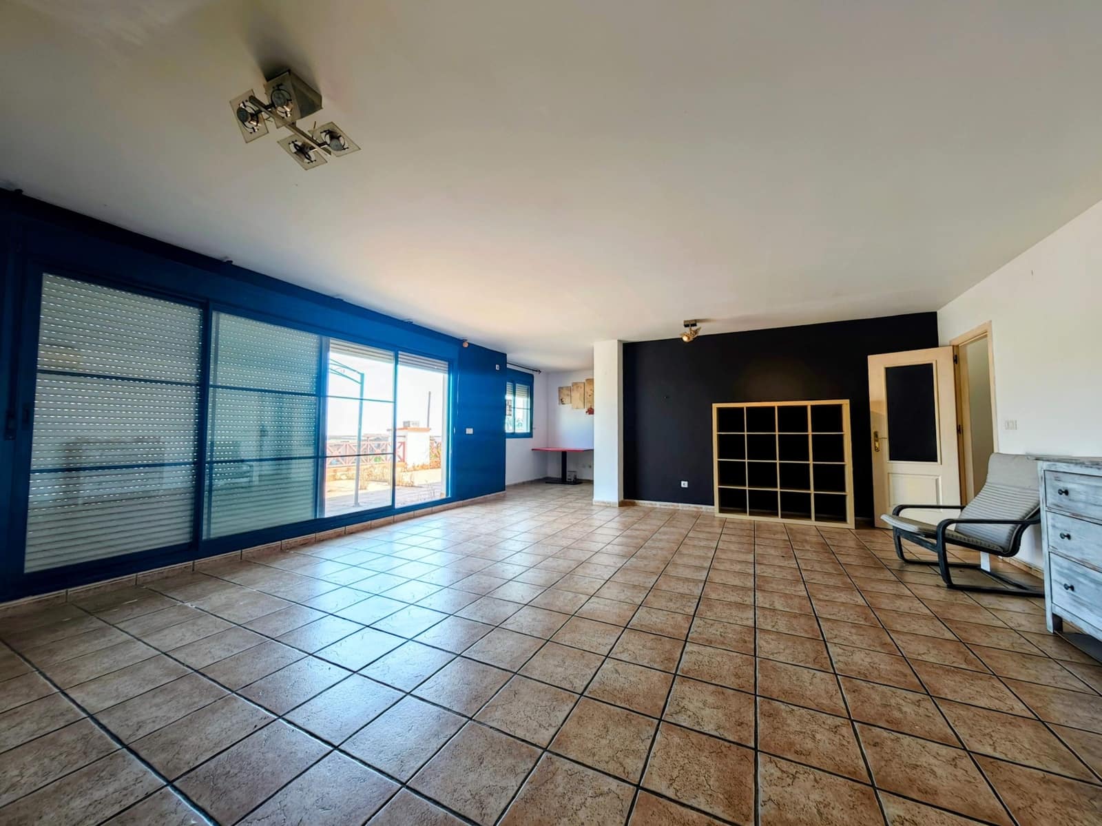 3 sovrum Takvåning till salu i La Linea de la Concepcion med pool garage - 625 000 € (Ref: 10150177)
