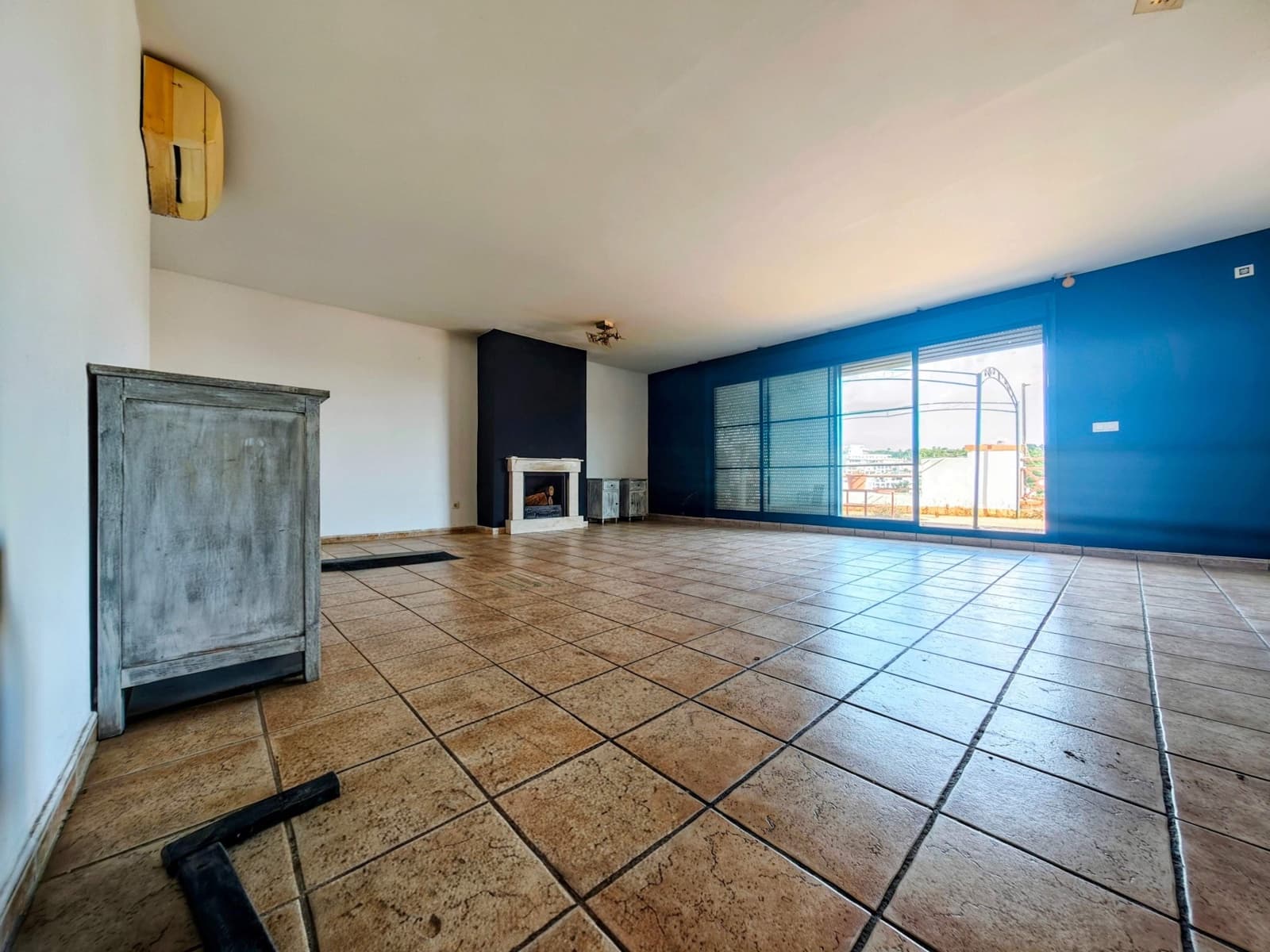 3 sovrum Takvåning till salu i La Linea de la Concepcion med pool garage - 625 000 € (Ref: 10150177)