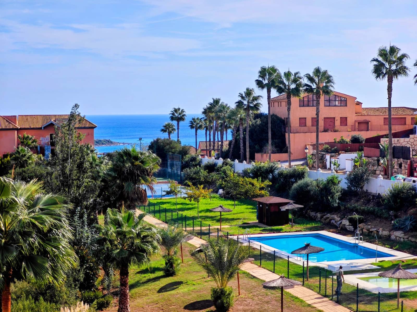 3 sovrum Takvåning till salu i La Linea de la Concepcion med pool garage - 625 000 € (Ref: 10150177)