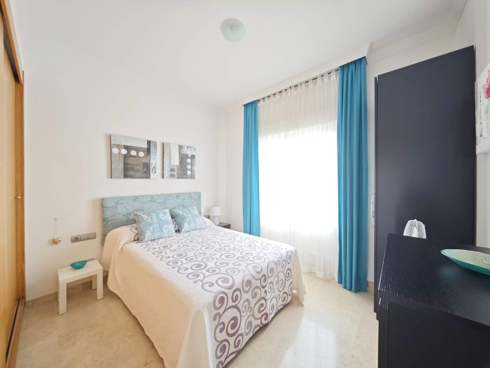 2 slaapkamer Appartement te koop in La Linea de la Concepcion met zwembad garage - € 330.000 (Ref: 10158799)