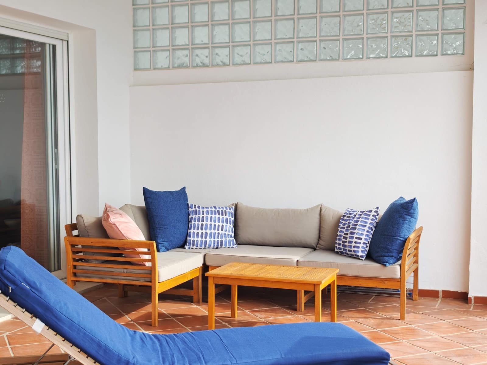 2 slaapkamer Appartement te koop in La Linea de la Concepcion met zwembad garage - € 330.000 (Ref: 10158799)